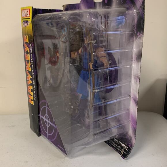 Diamond Select Toys Marvel Classic Hawkeye Action Figure - Picture 3 of 8